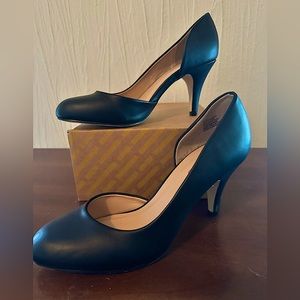 JustFab Classic Black Pumps